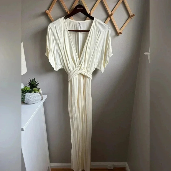 Hazel & Folk Melody Maxi Dress | White - Picture 7 of 7